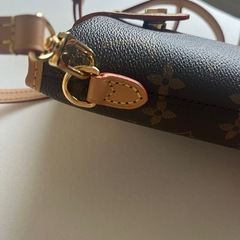 美品LOUIS VUITTONフォールドミーポーチの画像