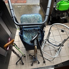 駐車場へ出しました 小田栄 引取り シルバーカー 杖