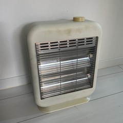 電気ストーブ　2017年製