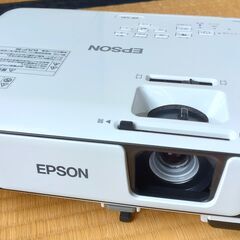 美品 ほぼ未使用 エプソン EPSON プロジェクター映画に！ ...