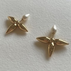 LOUIS VUITTONピアス