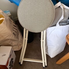 折りたたみスツール 丸椅子の画像