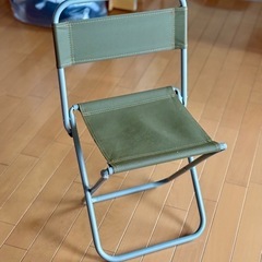 カーマの折りたたみイス 小