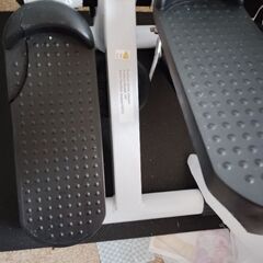 足踏みダイエットです。新品購入カウント４０００回毎日１００…