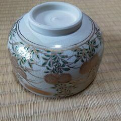 九谷焼箱入り抹茶茶碗の画像