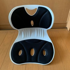 骨盤サポートチェア② 　やや小さめ　姿勢矯正　腰痛対策