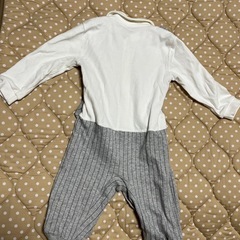 男の子 ベビーロンパース（グレー・80cm）の画像