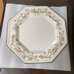 食器　皿三枚セットの画像