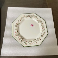 食器　皿三枚セットの画像