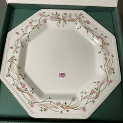 食器　皿三枚セットの画像