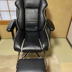 【取引中】オフィス、ゲーミングチェア　オットマン・腰当付き