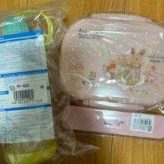 新品　水筒、お弁当箱、フォークセットの画像