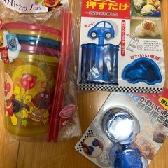 未使用品アンパンマン  コップ　トミカお弁当キット