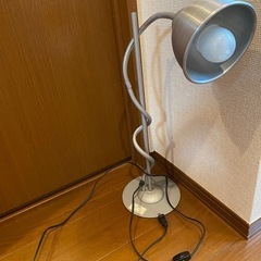 卓上ライト　コンセント式　