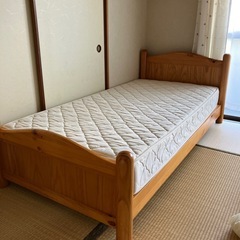 ベッド　
お話し中