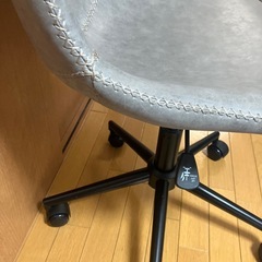 【美品 】フェイクレザーワーキングチェア【美品】  の画像