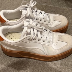 PUMA レディース スニーカー 23.5センチの画像