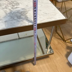 大理石ガラステーブルの画像