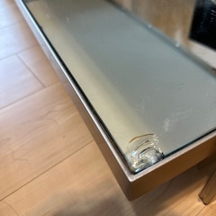 大理石ガラステーブルの画像