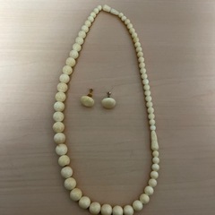 ネックレスとイヤリングセット