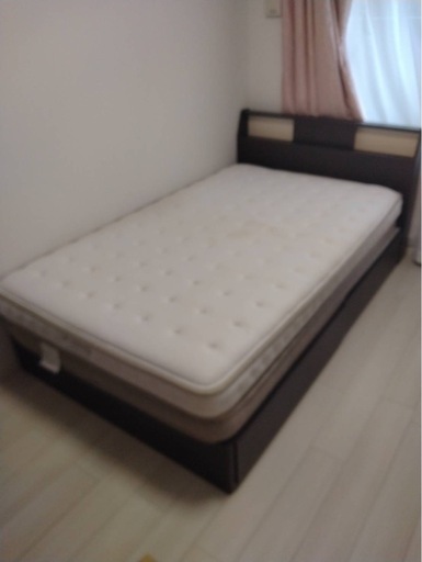 ニトリセミダブルベッド