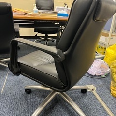 オフィスチェアの画像