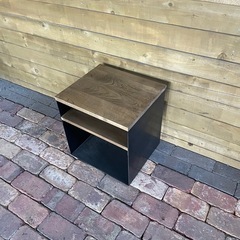 サイドテーブルの画像