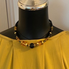 ビーズ ネックレス ブラック ゴールドの画像