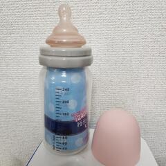 6/20まで！ combi 哺乳瓶  美品の画像