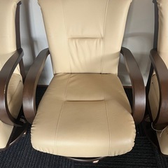回転式 肘付きダイニングチェア の画像