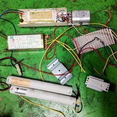 蛍光灯安定器、停電時非常灯点灯ユニットの画像