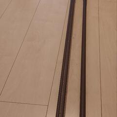 カーテンレール　伸縮機能付き