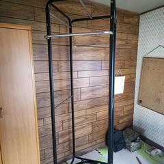 洋服掛けの画像