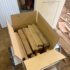 【薪にどうぞ】DIYの廃材100サイズ段ボールにまとめてあります