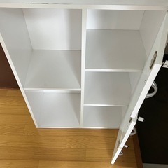 鍵付き　棚の画像