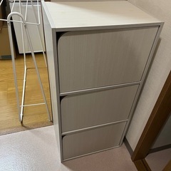 【急募】ニトリ　カラーボックス　戸あり