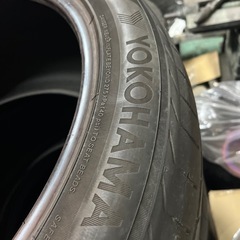 295/40R21 中古タイヤ2本何かに活用してくださいの画像