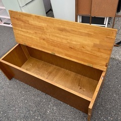 木の長椅子