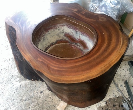 古い味のある火鉢 囲炉裏 座卓 木製 銅製 切り株 くり抜き 縁付 大型 レトロ 古い味のある火鉢 囲炉裏 座卓 木製 銅製 切り株 くり抜き 縁付 大型