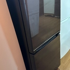 🟦冷蔵庫番号38 Hisense 2020年製【木目調ブラックブ...