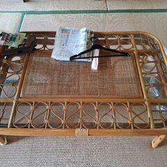 取引中！ラタン？ガラステーブル