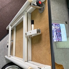 再値下げしました。　　トリミングテーブルの画像