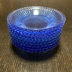 【ヴィンテージ】ガラスの小皿×8枚　ブルー　9cm 昭和レトロなガラスの食器の画像