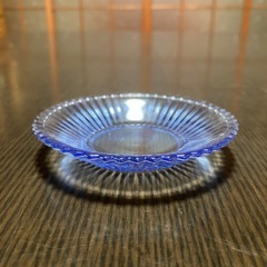 【ヴィンテージ】ガラスの小皿×8枚　ブルー　9cm 昭和レトロなガラスの食器の画像