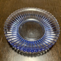 【ヴィンテージ】ガラスの小皿×8枚　ブルー　9cm 昭和レトロなガラスの食器の画像