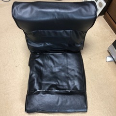 黒の座椅子
