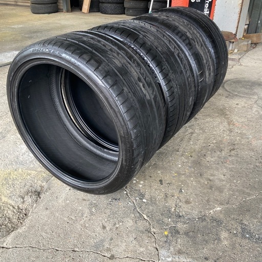 285/30R21 2本　245/35R212本