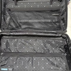 【Mサイズ】ハピタススーツケース　不思議の国のアリス柄　ジャンクの画像