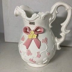 リボンの花瓶　花柄　白　陶器