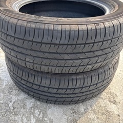 グッドイヤーの185/60R15 夏タイヤ 2本セットです。